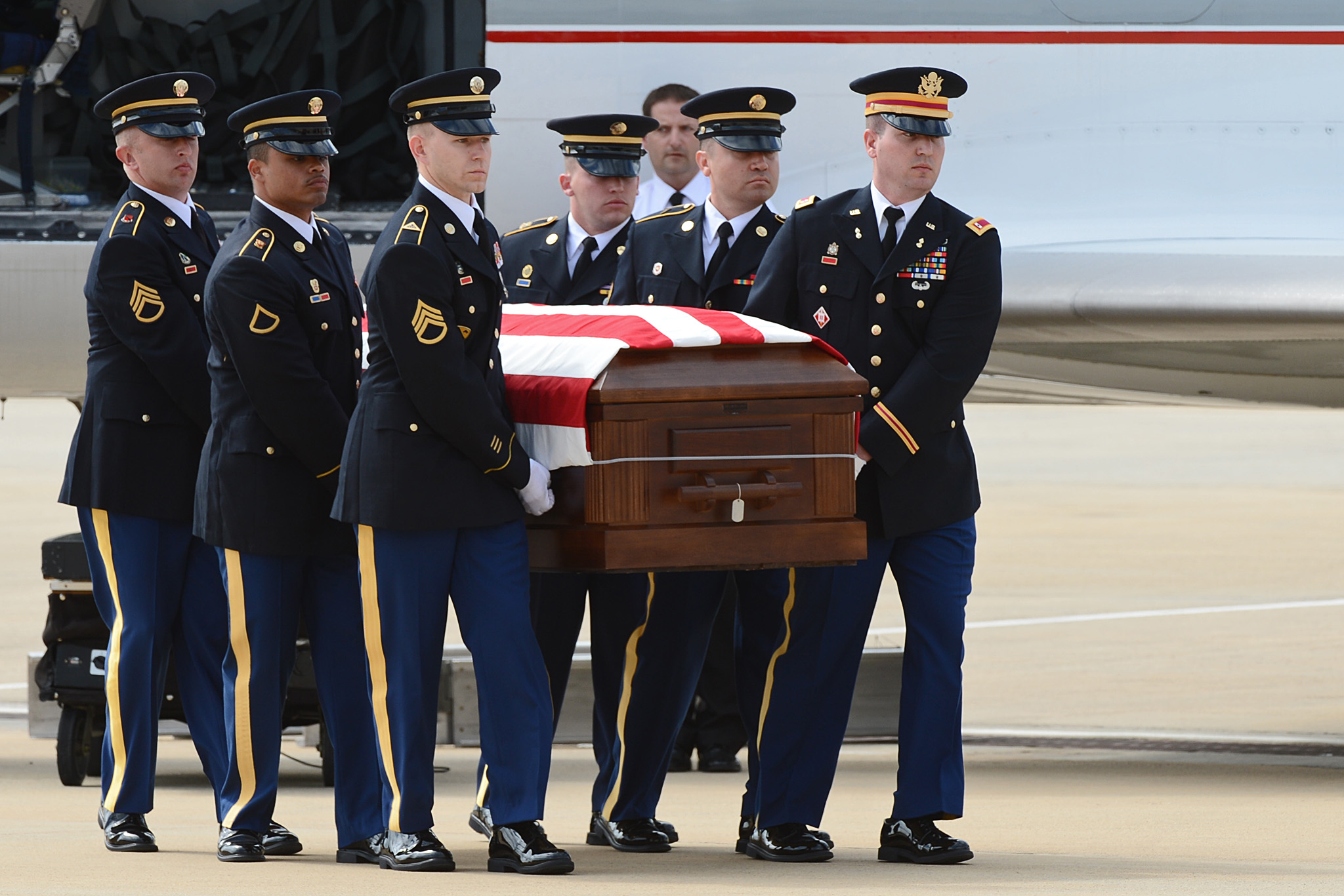 Member of La. Guard's Military Funeral Honors team performs 1,000th funeral - Louisiana National ...