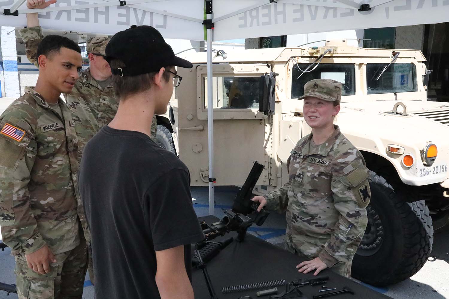 La. National Guard hosts recruiting storefront reopenings
